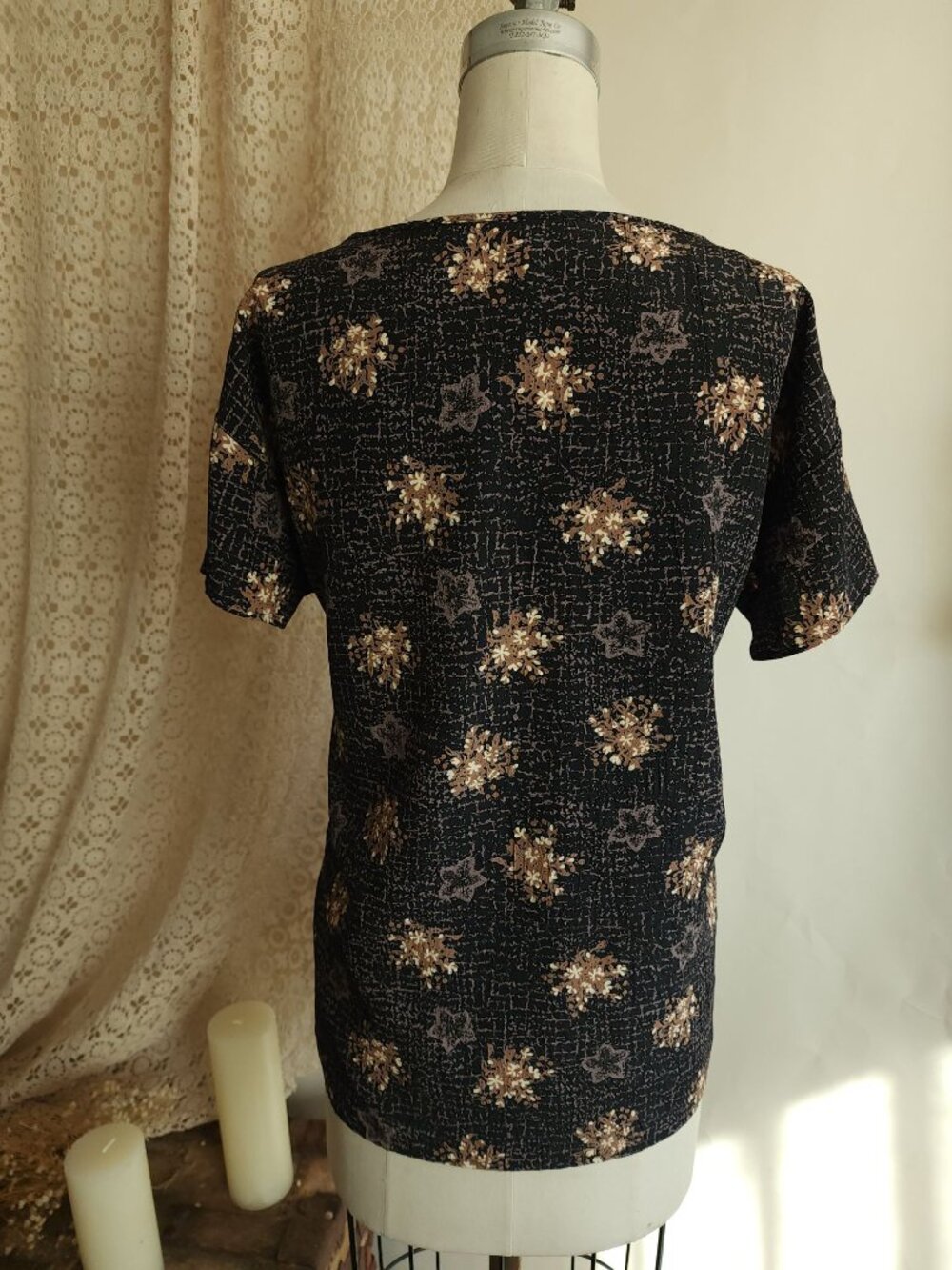Vintage 1990s Blouse, Black and Gold and Gray Floral Print, short sleeved - Picture 11 of 12